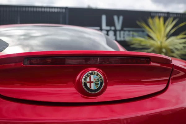 Alfa Romeo 4C Rouge competizione 240 CH LV Motors & Legends