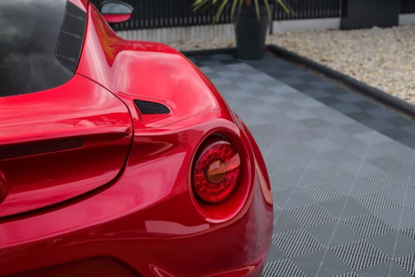 Alfa Romeo 4C Rouge competizione 240 CH LV Motors & Legends