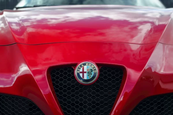 Alfa Romeo 4C Rouge competizione 240 CH LV Motors & Legends