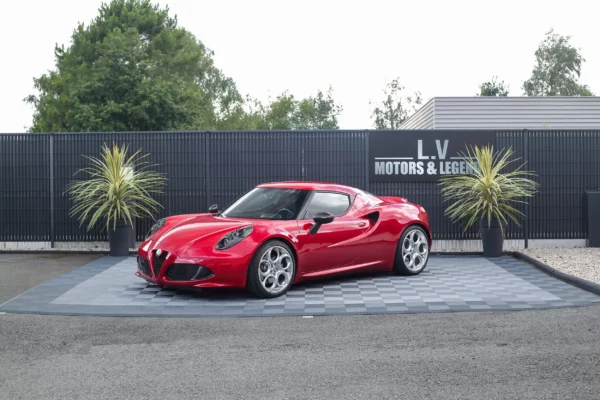 Alfa Romeo 4C Rouge competizione 240 CH LV Motors & Legends