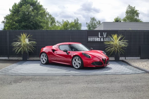 Alfa Romeo 4C Rouge competizione 240 CH LV Motors & Legends