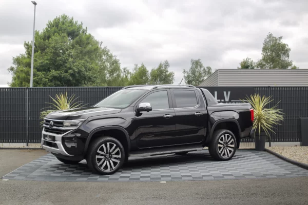 Amarok Noir LV Motors & Legends