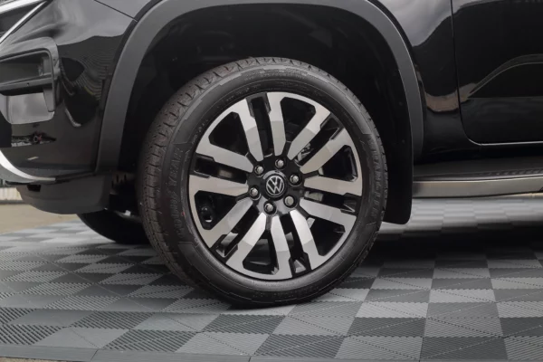 Amarok Noir LV Motors & Legends