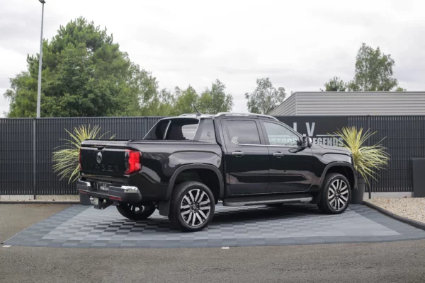 Amarok Noir LV Motors & Legends