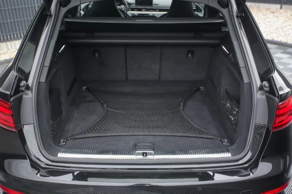 Audi RS4 B9 Noir LV Motors & Legends
