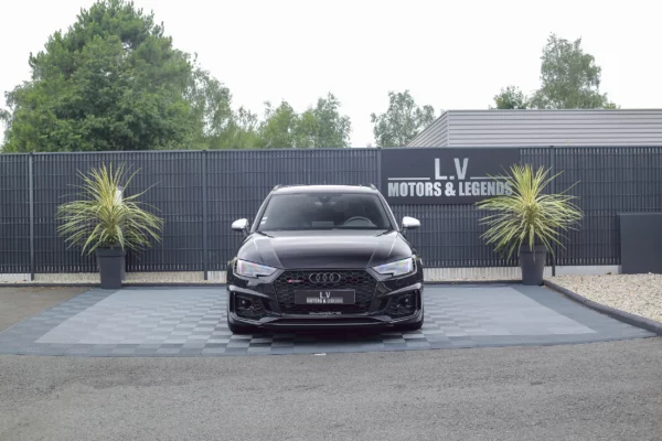 Audi RS4 B9 Noir LV Motors & Legends