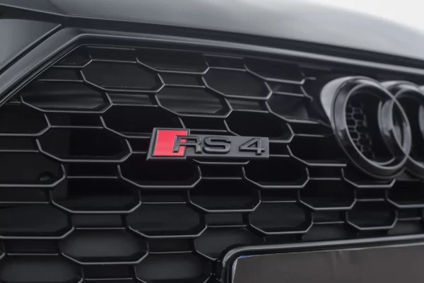 Audi RS4 B9 Noir LV Motors & Legends