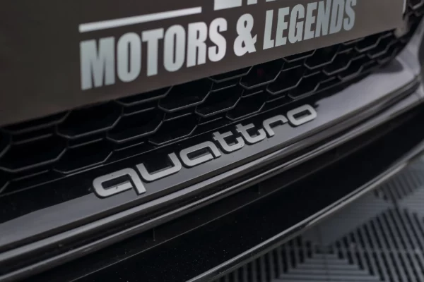 Audi RS4 B9 Noir LV Motors & Legends