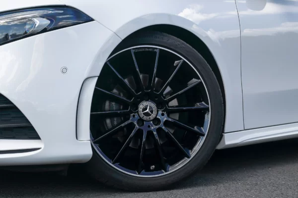 Mercedes Classe A Blanche LV Motors & Legends