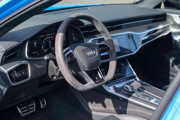 Audi RS6 C8 bleu LV Motors & Legends