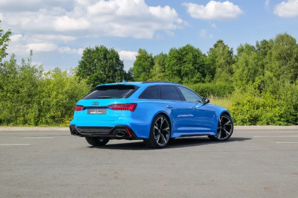 Audi RS6 C8 bleu LV Motors & Legends