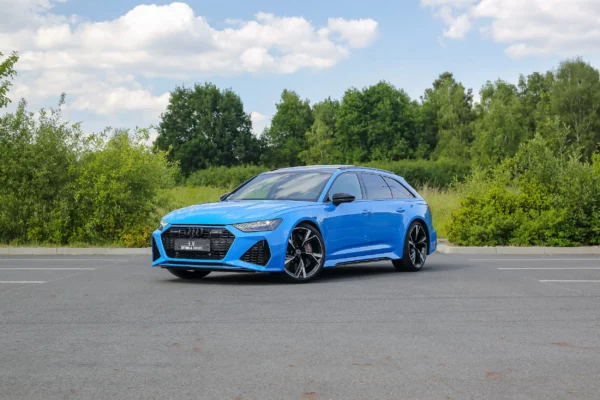 Audi RS6 C8 bleu LV Motors & Legends