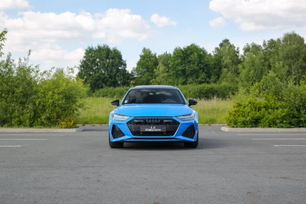 Audi RS6 C8 bleu LV Motors & Legends