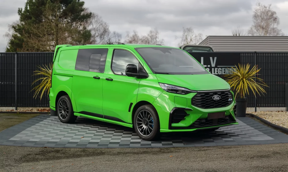 Ford Transit Custom MS-RT 232 ch PHEV L1 - Green Yellow LV Motors & Legends
